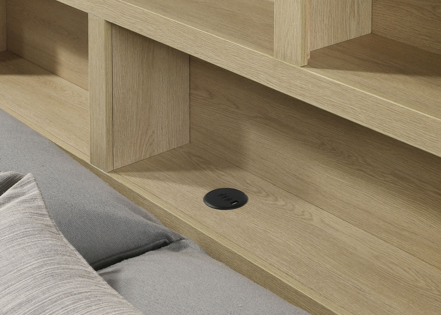 Hendricks 4-piece California King Bedroom Set Light Oak